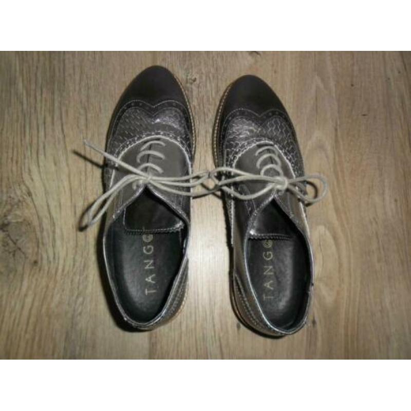 Tango Zilverkleurige Veterschoenen Maat 39 (NIEUW)