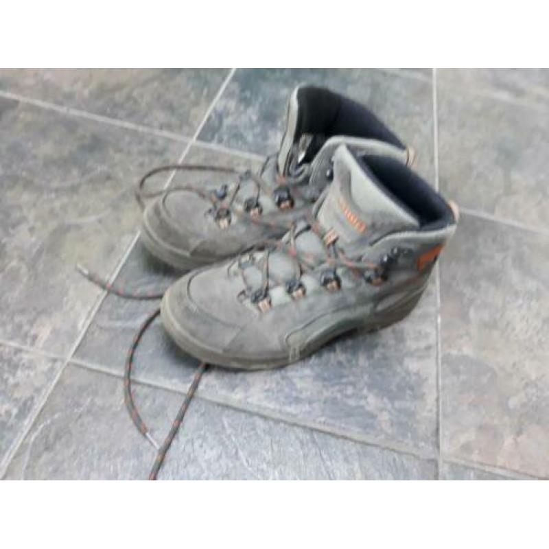 Lowa wandelschoenen maat 39