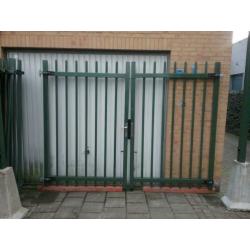 Hekwerk en poort gegalvaniseerd en gepoedercoat