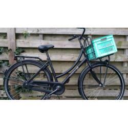 CORTINA U1 damesfiets transportfiets zwart met krat
