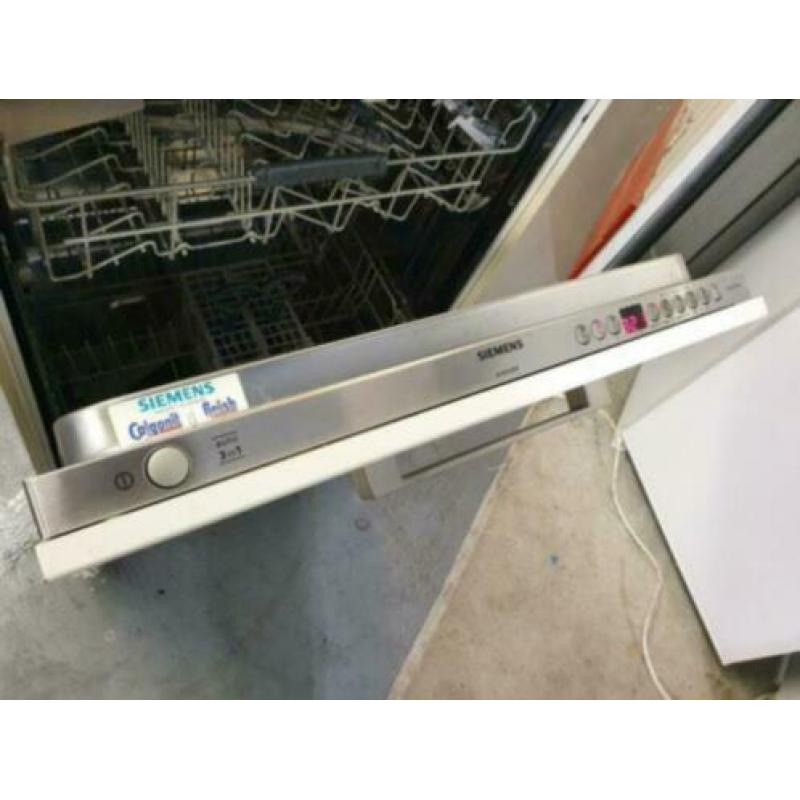 SIEMENS Zeer Luxe Volledig Inbouw Vaatwasser !! 145 EURO !!