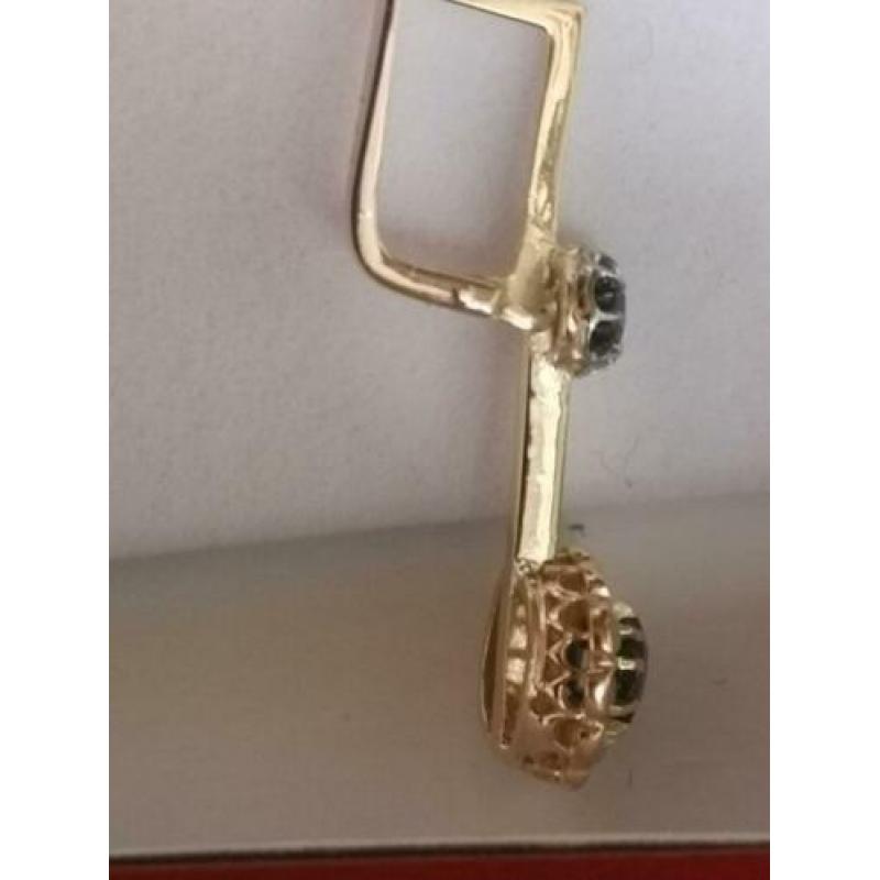 Antieke gouden oorhangers met saffier en diamanten