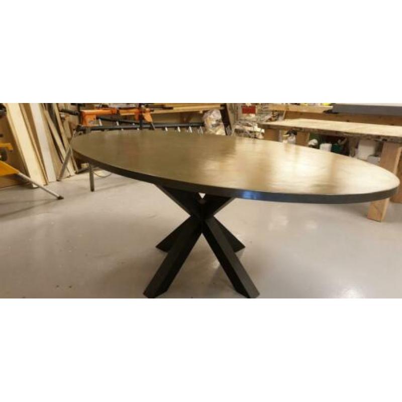 ovale betonlook eettafel olijf groen