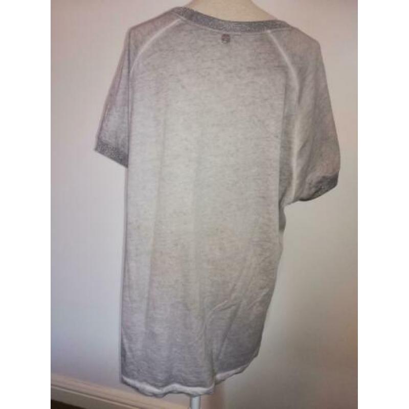 T- shirt maat s kastopruiming alles gaat weg teab