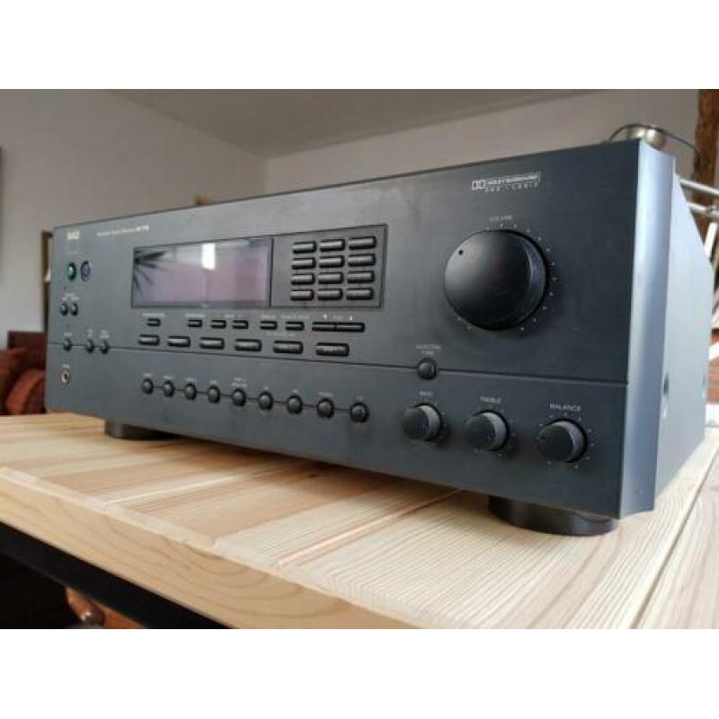 NAD HIFI Surround AV 716 receiver