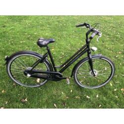 Damesfiets 28 inch 53 cm zo goed als nieuw