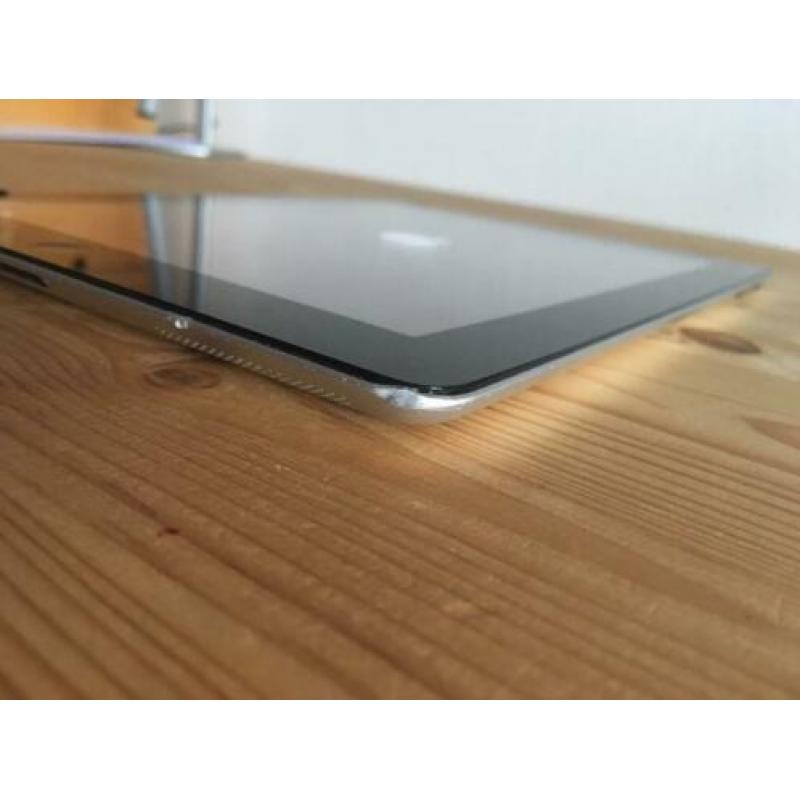Ipad 2 met krasvrij beeldscherm en icloud account