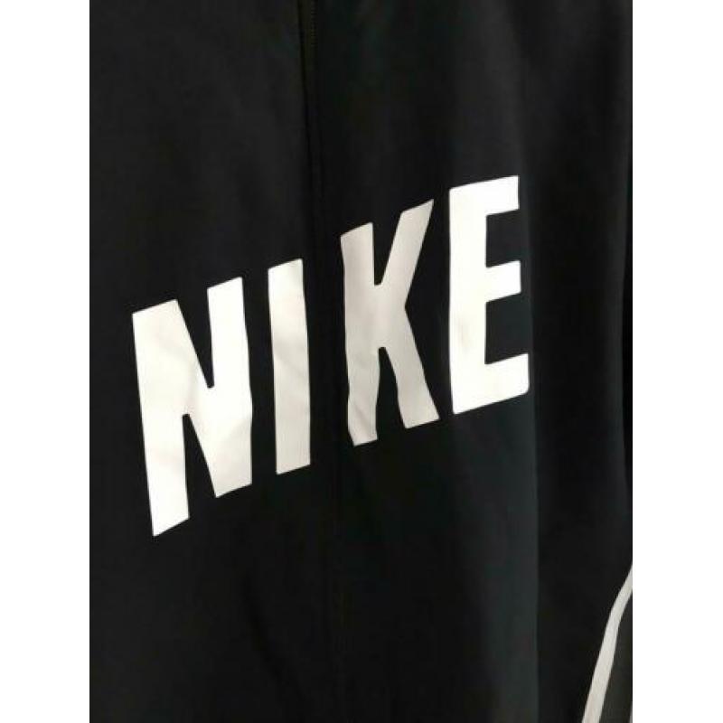Nike trainingspak maat 152-158