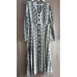Jurk v Gina tricot mt 44 grijs
