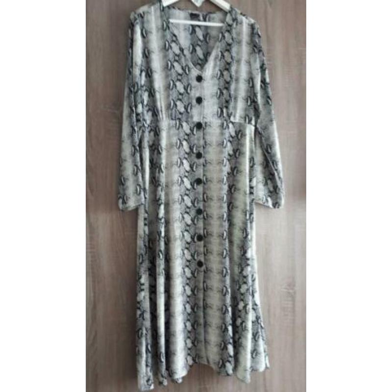Jurk v Gina tricot mt 44 grijs