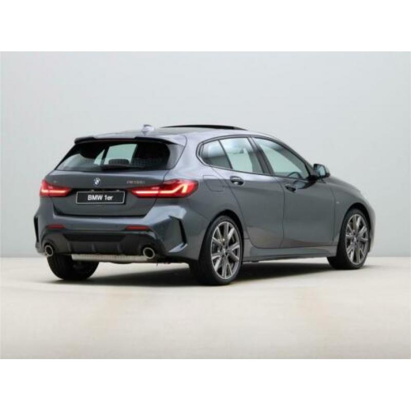 BMW 1 Serie M135i xDrive High Executive | Stuurwielrand verw
