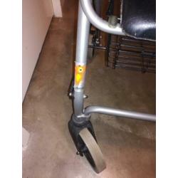Rollator grijs met mandje verstelbaar