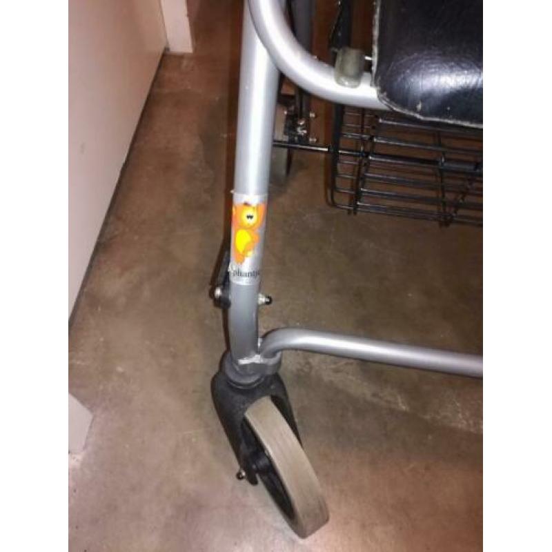 Rollator grijs met mandje verstelbaar