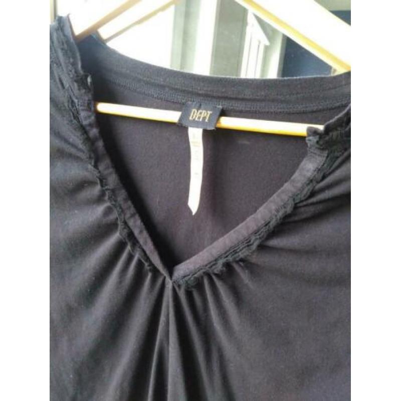 Effen zwarte longsleeve met leuke details Dept L/40