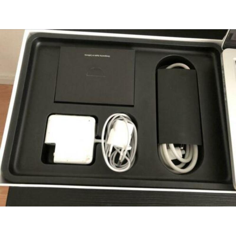 Mac book pro 13 inch