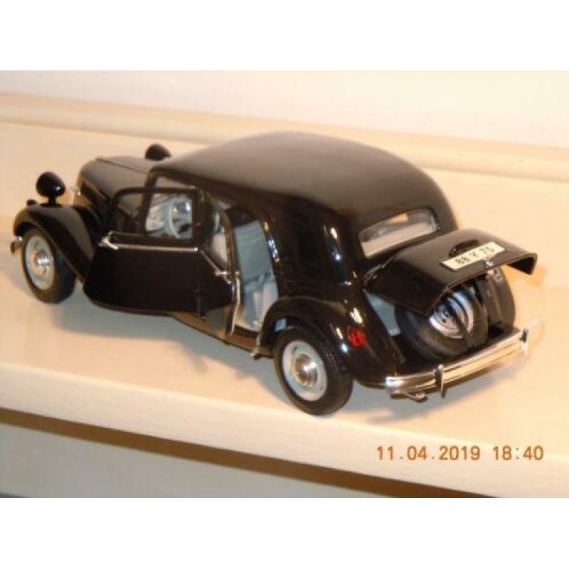 Citroen traction avant.15CV 6 cylinder 1952. Model van het m