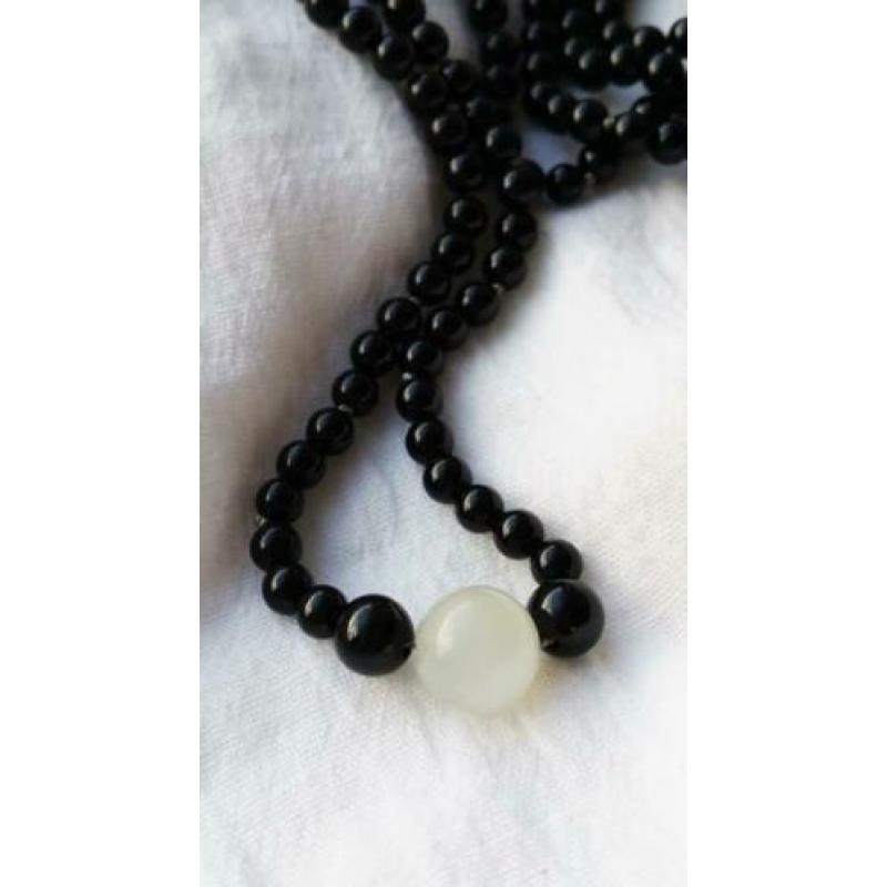 Onyx en maansteen lange ketting & oorbellen, zwart wit