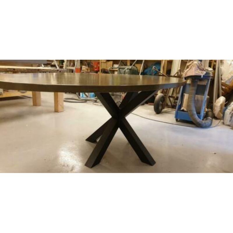 ovale betonlook eettafel olijf groen