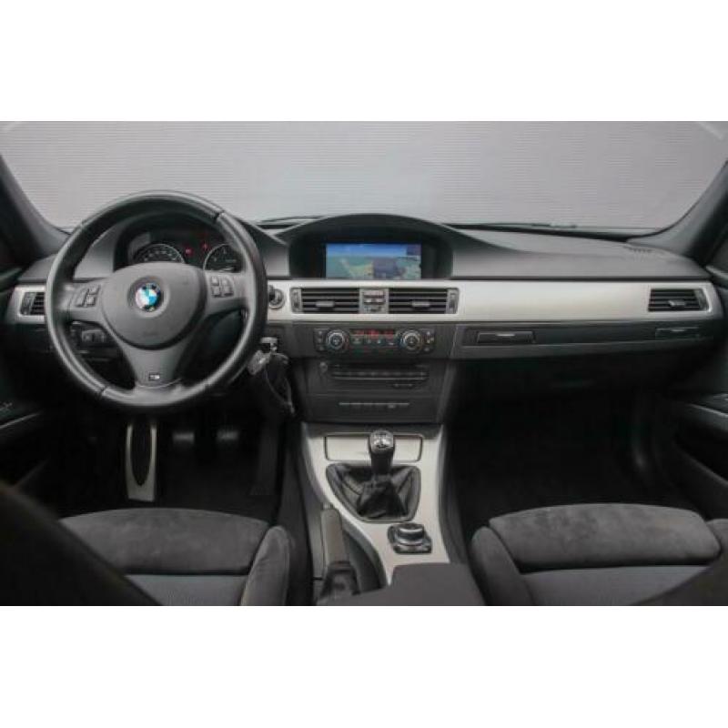 BMW 3 Serie 318i M-Pakket Navi Ecc Xenon 18'' (bj 2012)