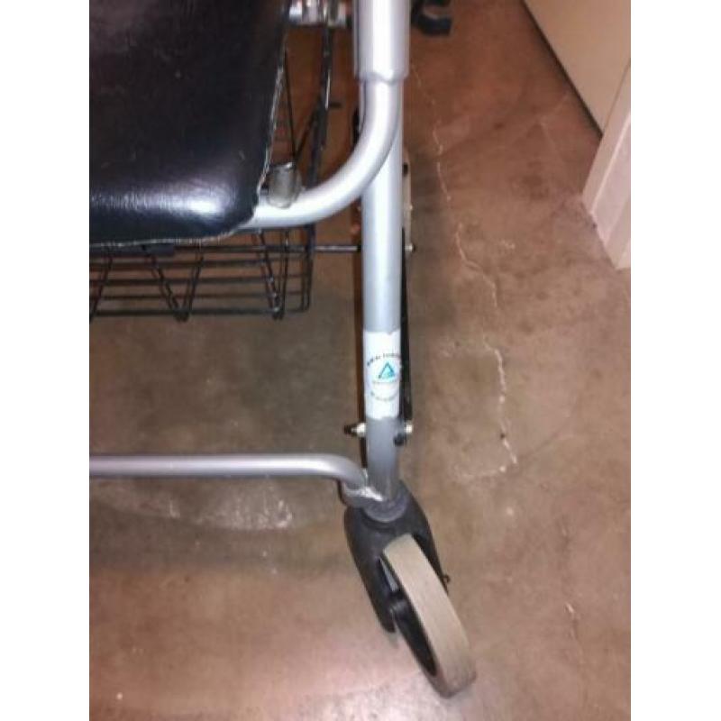 Rollator grijs met mandje verstelbaar
