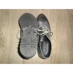 Tango Zilverkleurige Veterschoenen Maat 39 (NIEUW)