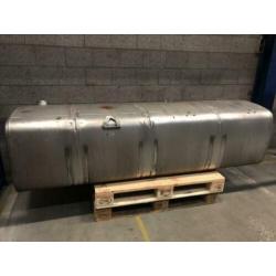 Daf brandstoftank 1944800. 845 liter