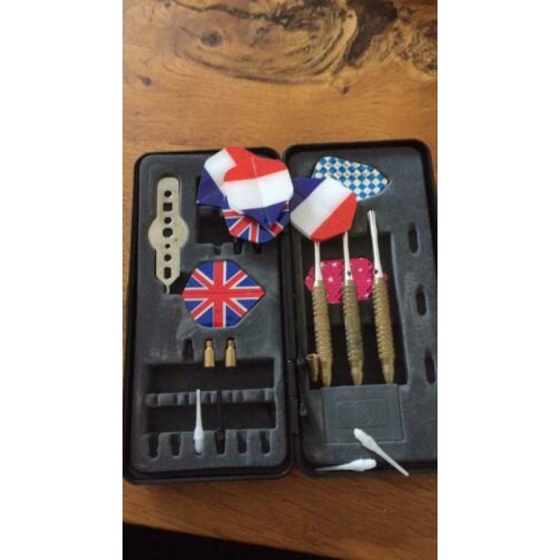 Complete dartset zie foto zwart