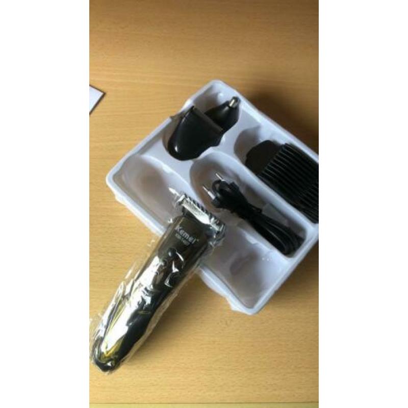 Wegens overcompleet haar en baard trimmer