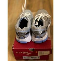 Saucony girls/dames hardloopschoenen maat 35,5.