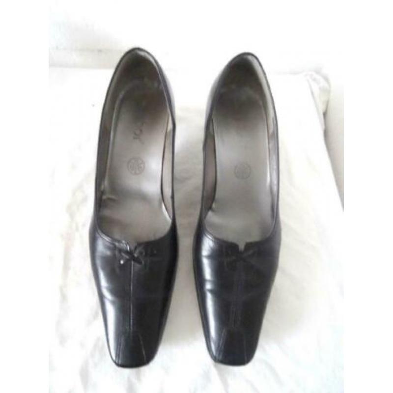Pumps merk GABOR mt 6,5=mt 40 zwart leder nieuwstaat