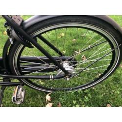 Damesfiets 28 inch 53 cm zo goed als nieuw