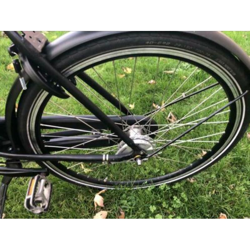 Damesfiets 28 inch 53 cm zo goed als nieuw