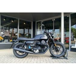 Moto Guzzi V7 III STONE NIGHT PACK ABS ASR (bj 2020)