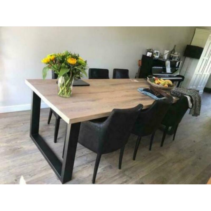 Goedkope Eiken Boomstam Tafels Eettafels SHOWROOM OPEN ACTIE