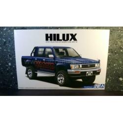 Toyota Hilux double cab 1:24 Aoshima