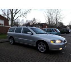 Volvo V70 D5 Momentum AUT 2005 Zilvergrijs