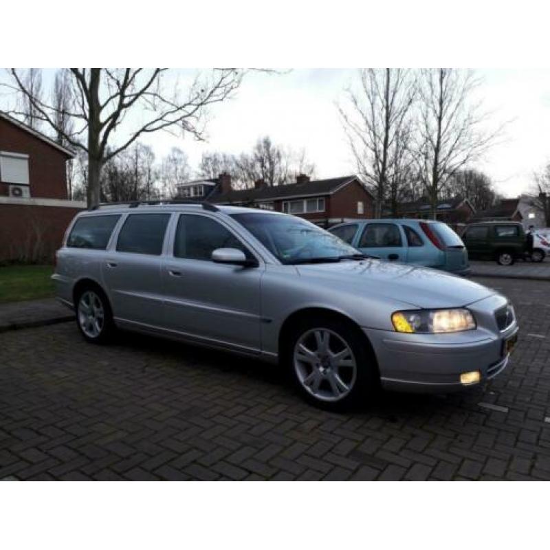 Volvo V70 D5 Momentum AUT 2005 Zilvergrijs