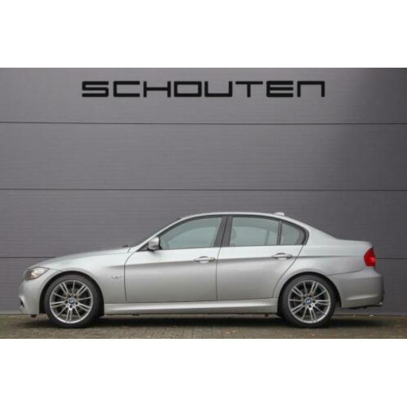 BMW 3 Serie 318i M-Pakket Navi Ecc Xenon 18'' (bj 2012)