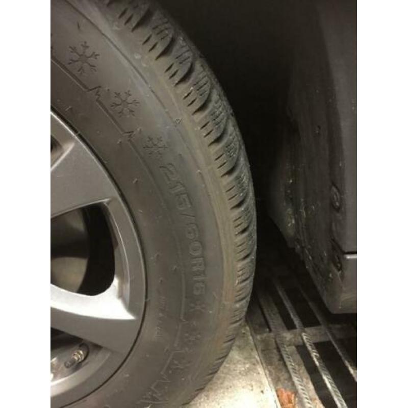 winterbanden op velg Suzuki vitara 2017 Dunlop 215/60/16