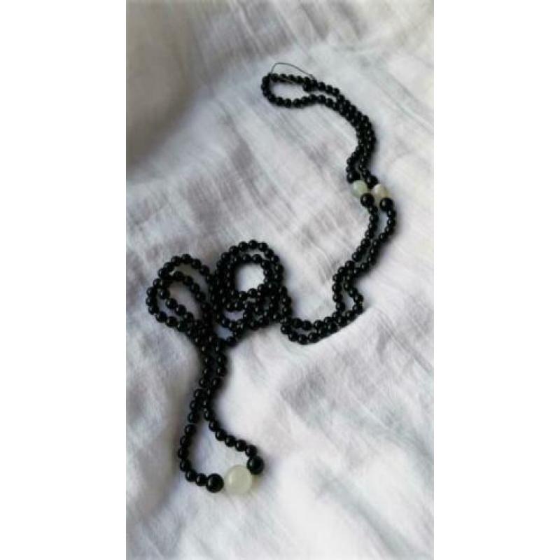 Onyx en maansteen lange ketting & oorbellen, zwart wit