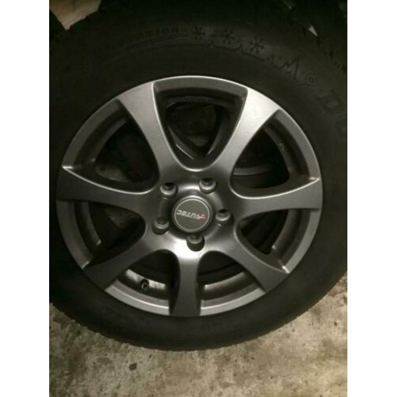winterbanden op velg Suzuki vitara 2017 Dunlop 215/60/16