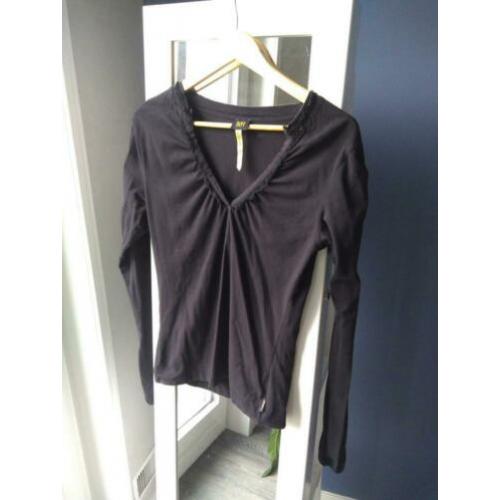 Effen zwarte longsleeve met leuke details Dept L/40