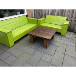 Stevige salon tafel die nog jaren mee kan
