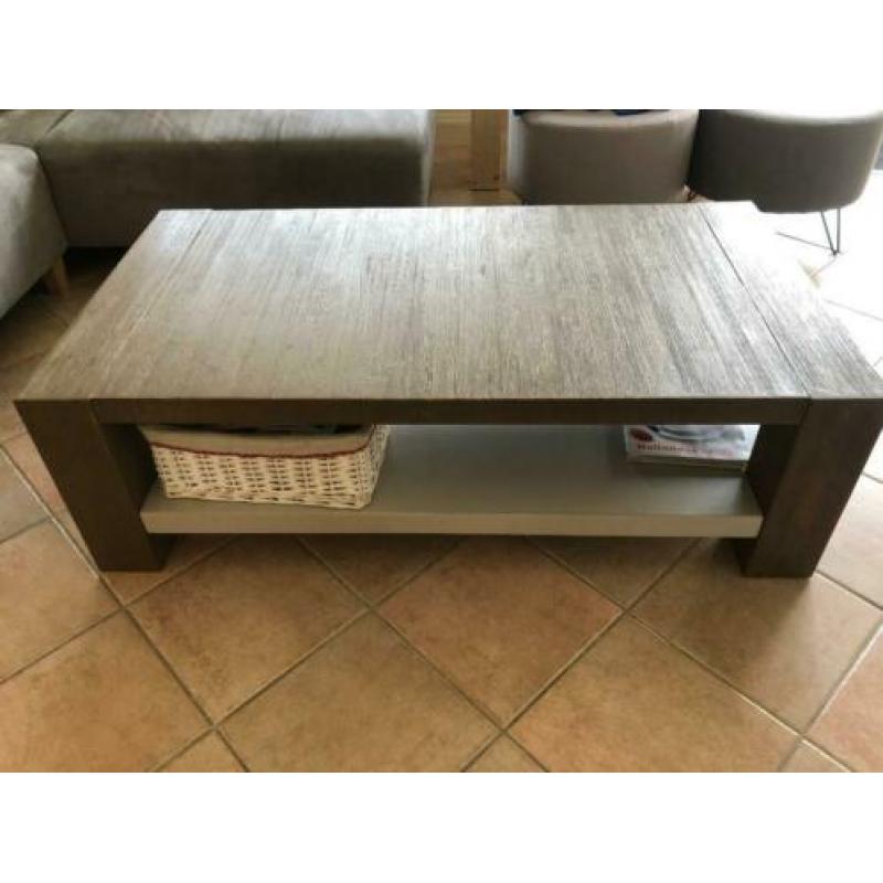 Stevige salon tafel die nog jaren mee kan