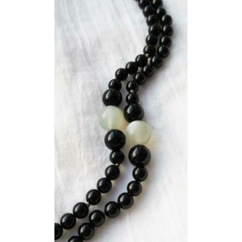 Onyx en maansteen lange ketting & oorbellen, zwart wit
