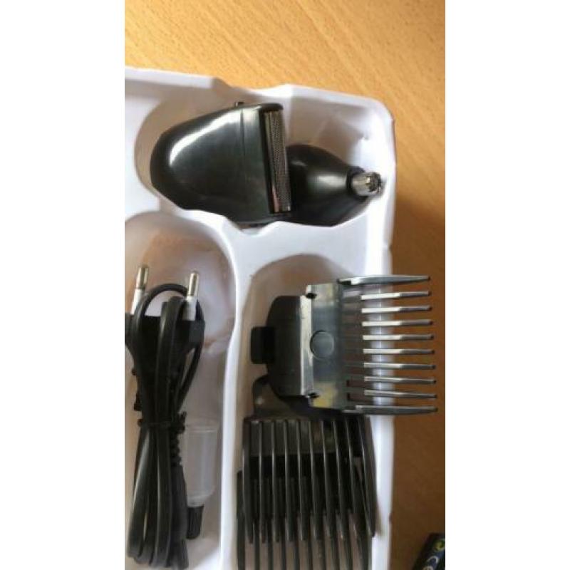 Wegens overcompleet haar en baard trimmer