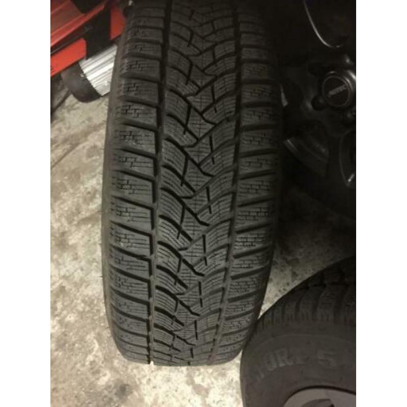 winterbanden op velg Suzuki vitara 2017 Dunlop 215/60/16