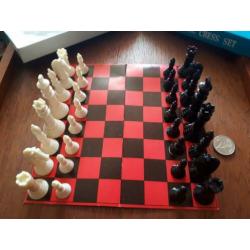 Plastic schaken / plastic chess set, koning 7 cm