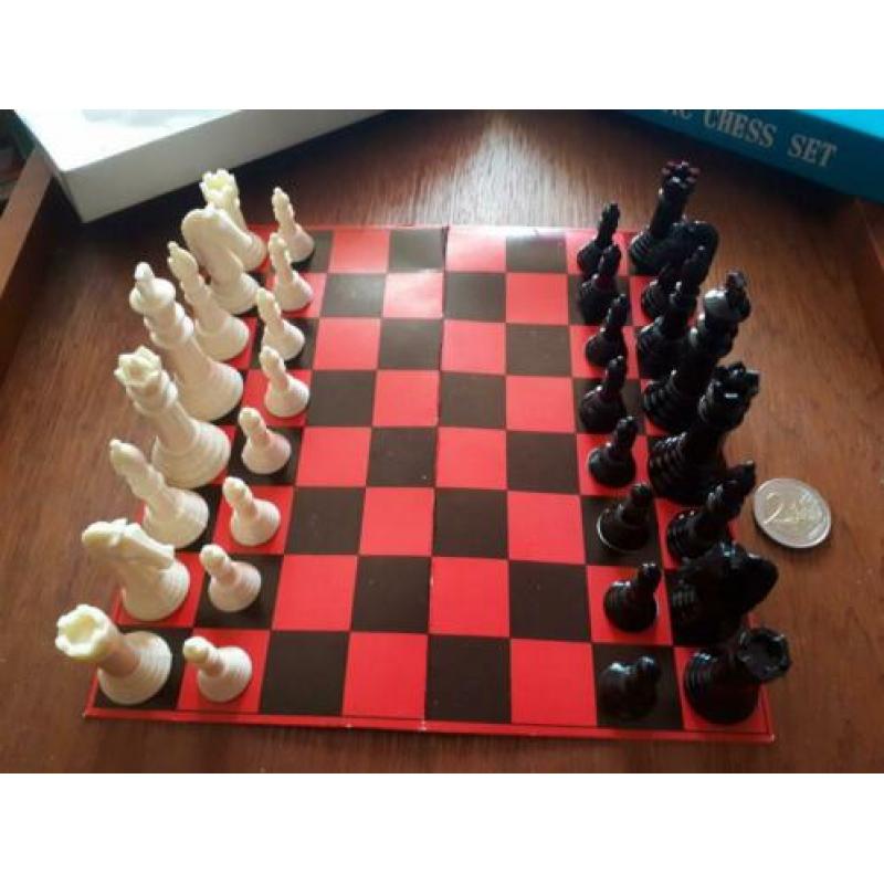 Plastic schaken / plastic chess set, koning 7 cm