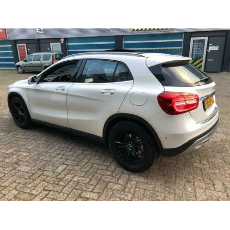 Mercedes-Benz GLA-klasse 180 Prestige Automaat! 32.000 km!